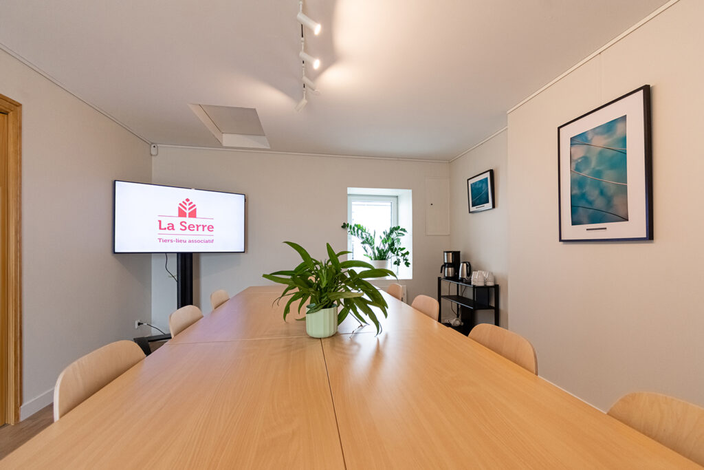 zoom sur la salle de réunion de la serre configuration rectangle